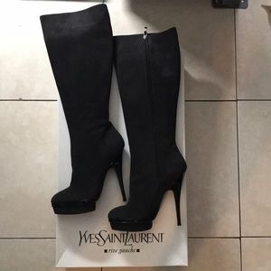 Yve Saint Laurent